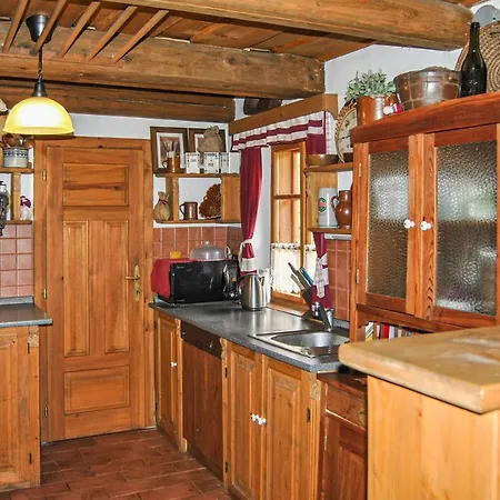 Stunning In W/ Outdoor Swimming Pool, Sauna And 3 Bedrooms *