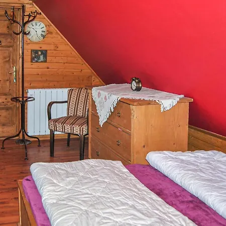 Stunning In W/ Outdoor Swimming Pool, Sauna And 3 Bedrooms *